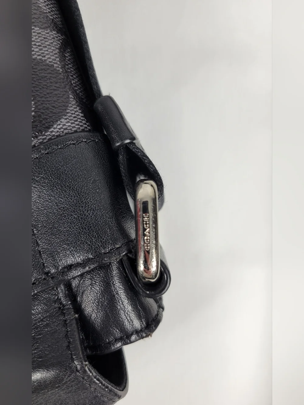 Coach Men’s Black Signature Crossbody Messenger Bag #822